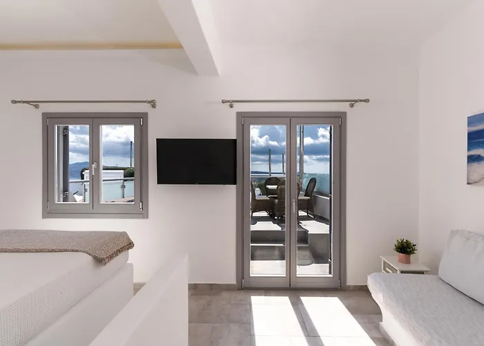 Enalion White Suites Oia